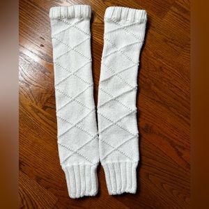 White leg warmers. Never worn. Great condition
